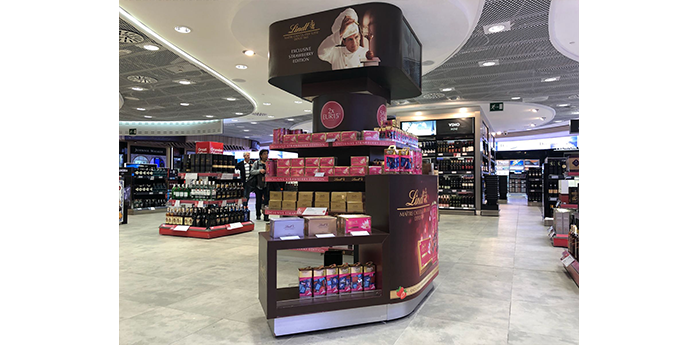 Lindt columna con barra en T4 Madrid